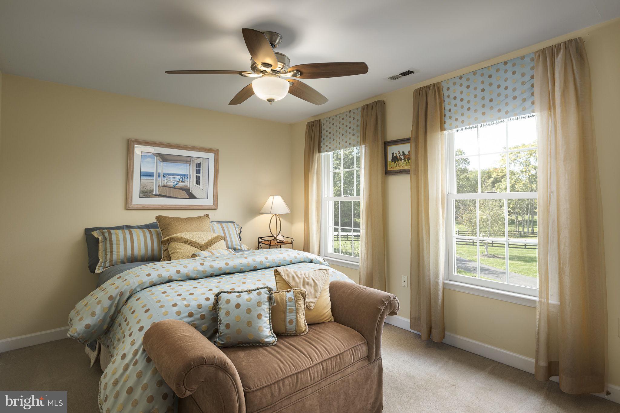 FARMINGTON ON THE GREEN - Residential