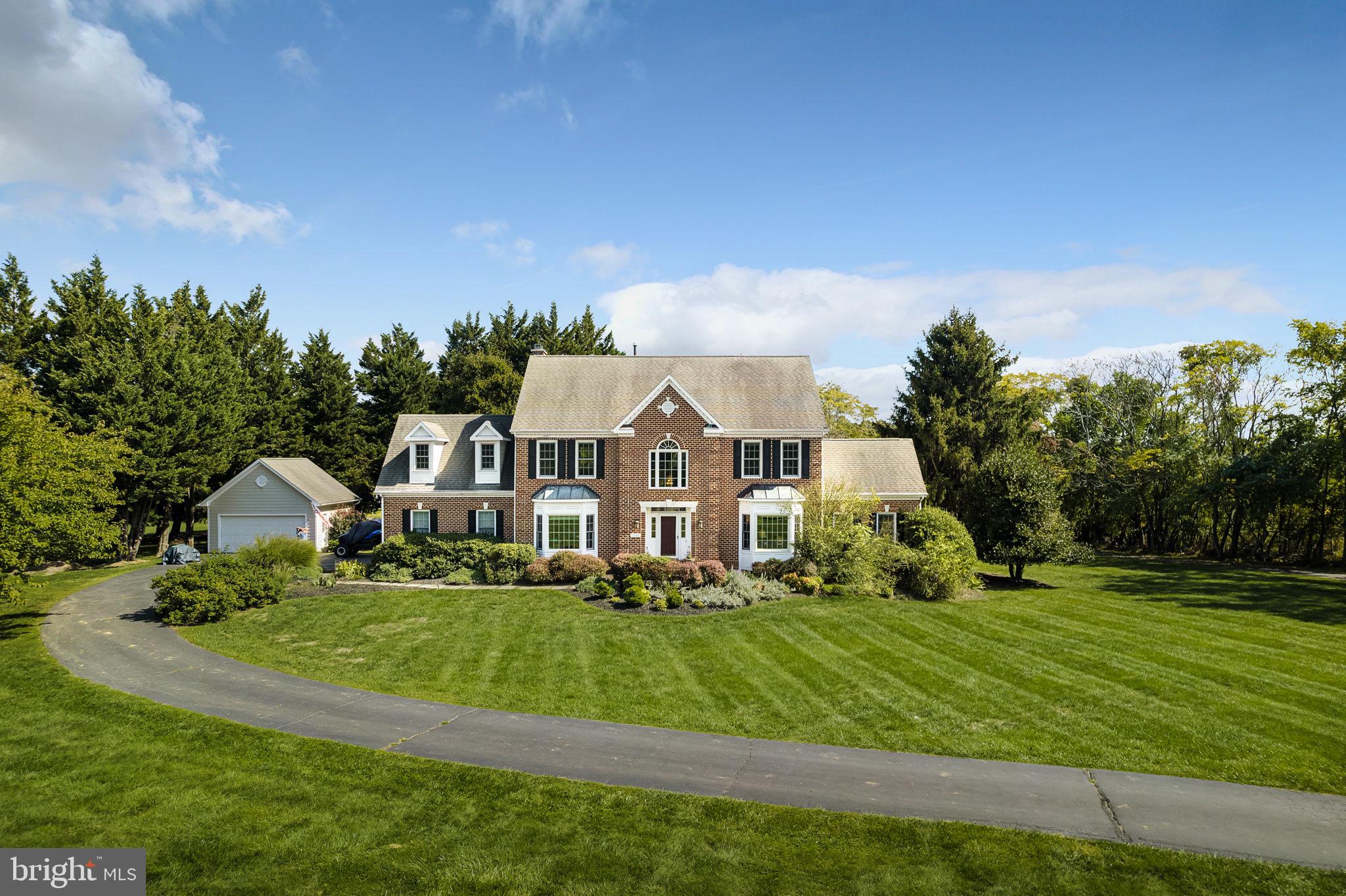 FARMINGTON ON THE GREEN - Residential