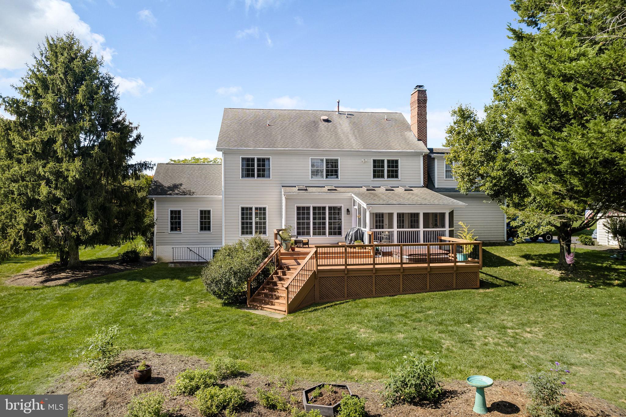 FARMINGTON ON THE GREEN - Residential