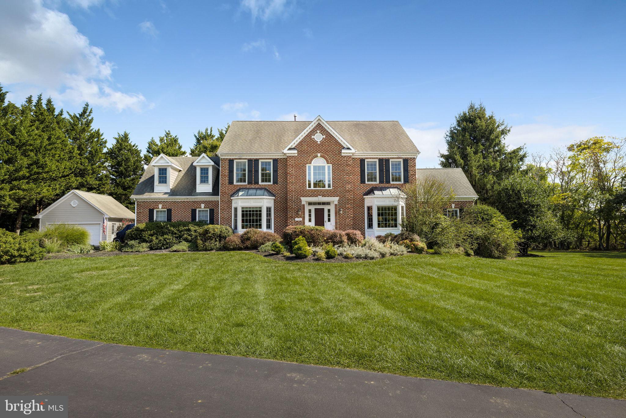 FARMINGTON ON THE GREEN - Residential