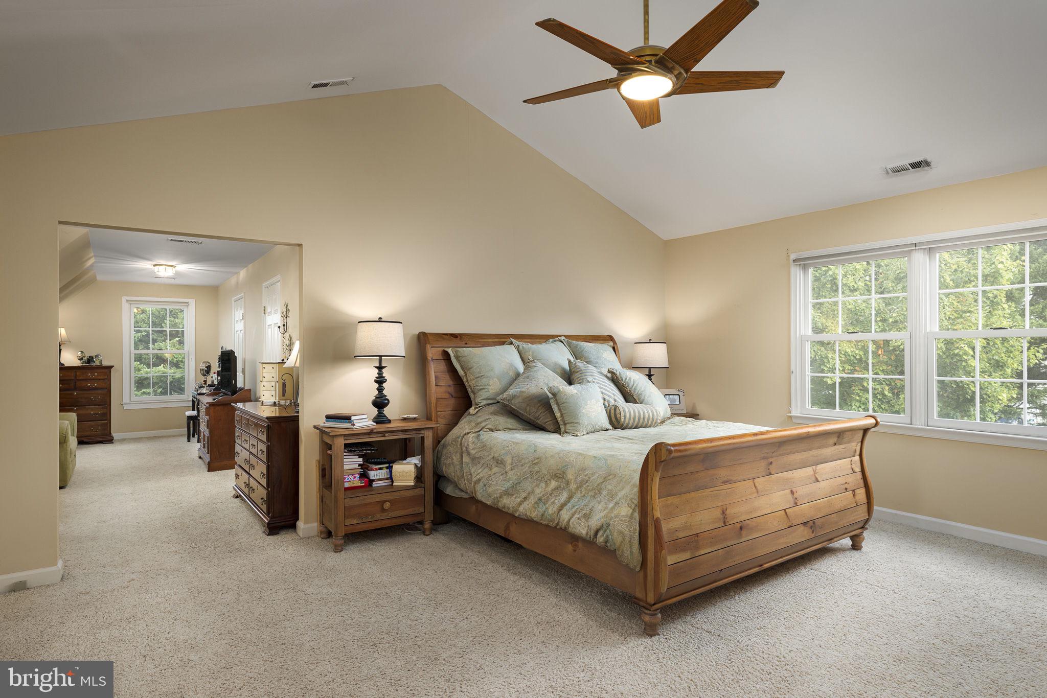 FARMINGTON ON THE GREEN - Residential