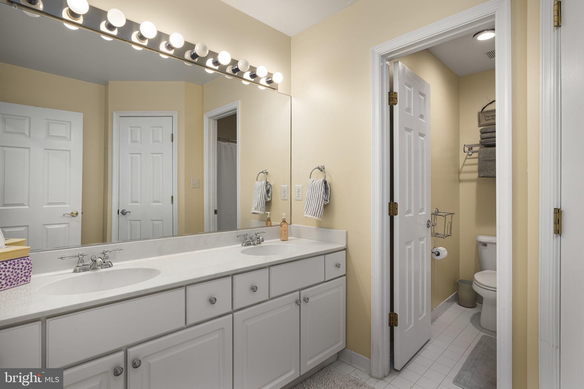 FARMINGTON ON THE GREEN - Residential