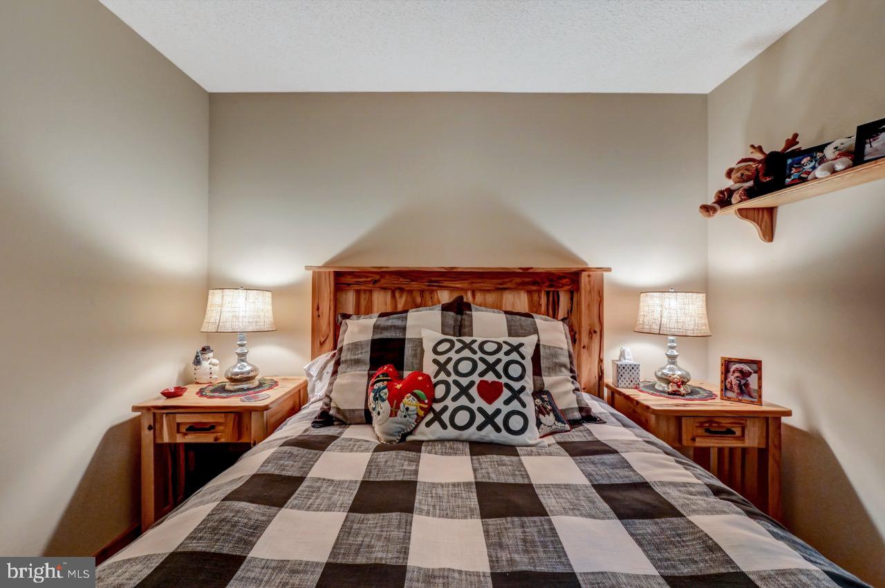 SNOW RIDGE VILLAGE - Residential