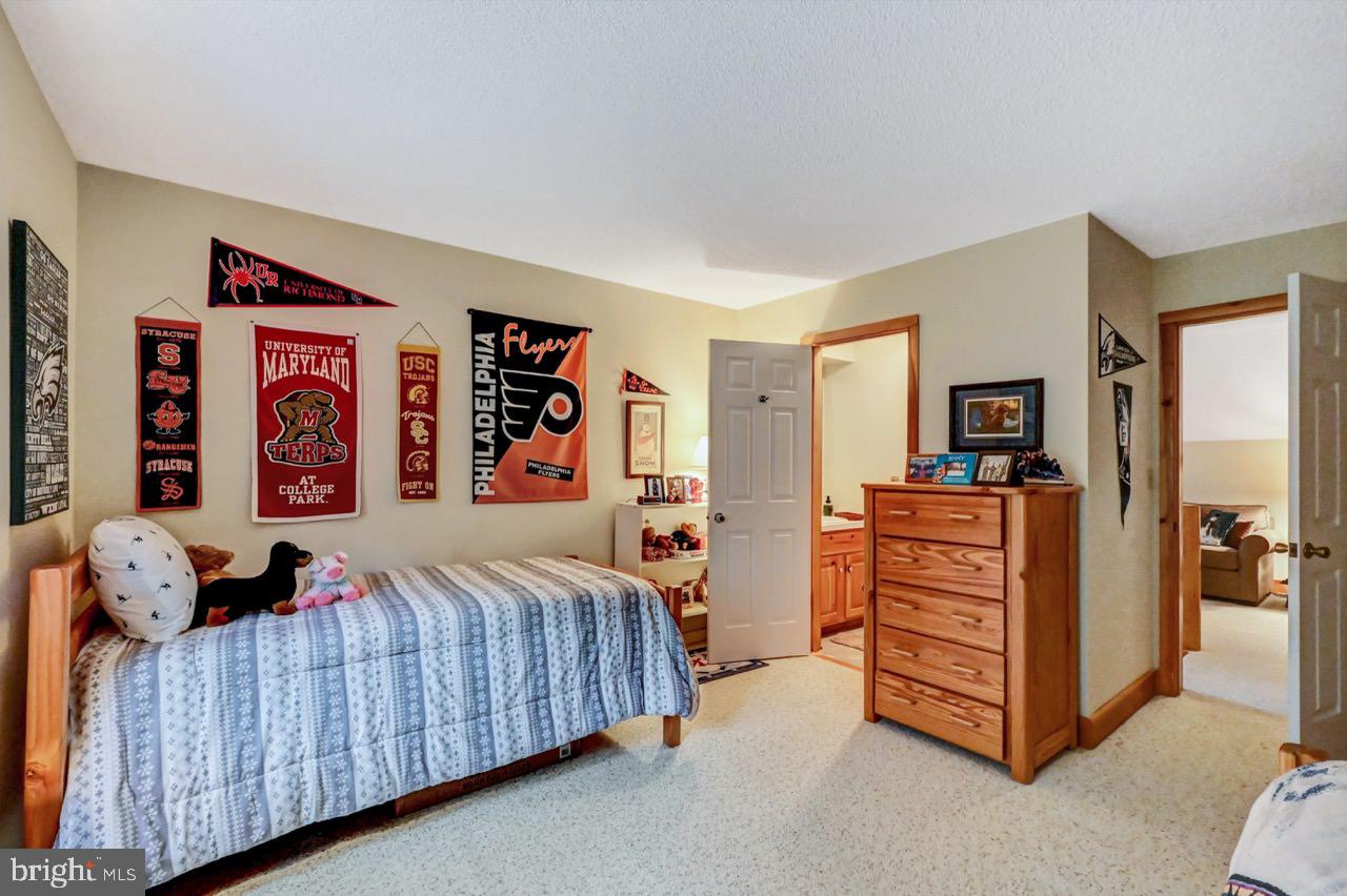 SNOW RIDGE VILLAGE - Residential