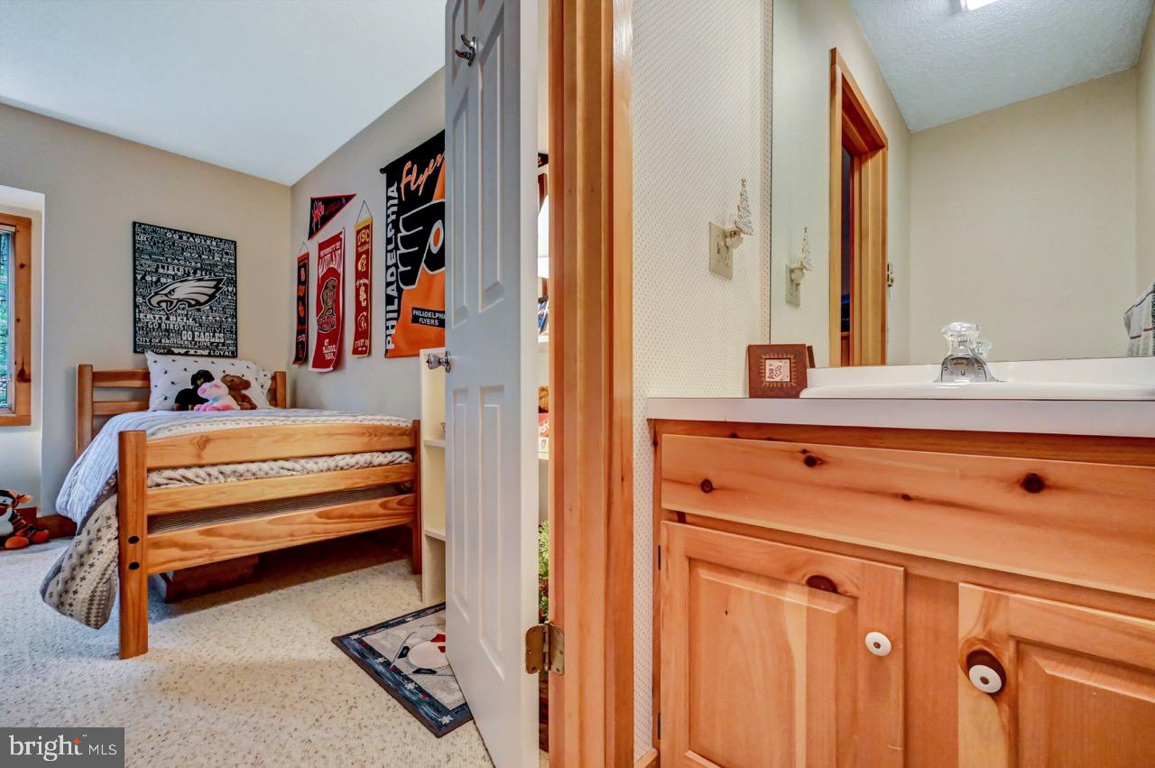 SNOW RIDGE VILLAGE - Residential