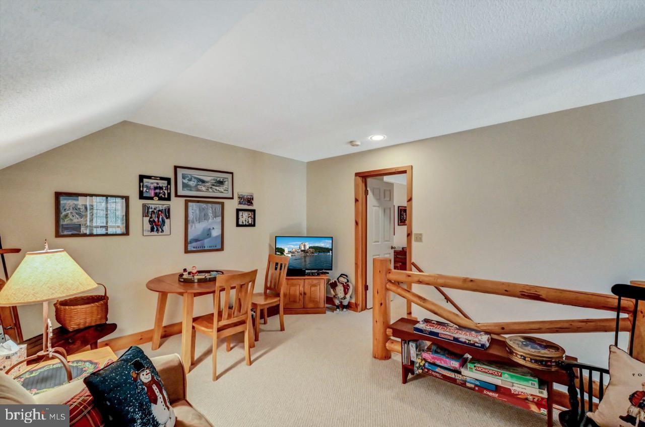 SNOW RIDGE VILLAGE - Residential