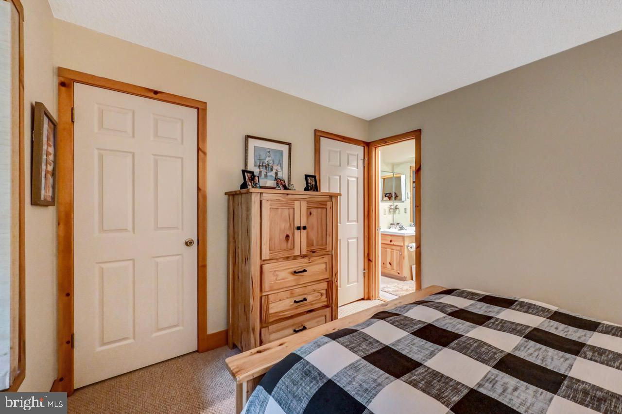 SNOW RIDGE VILLAGE - Residential