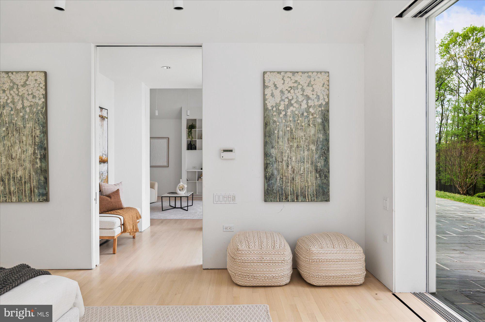 POTOMAC OUTSIDE - Residential