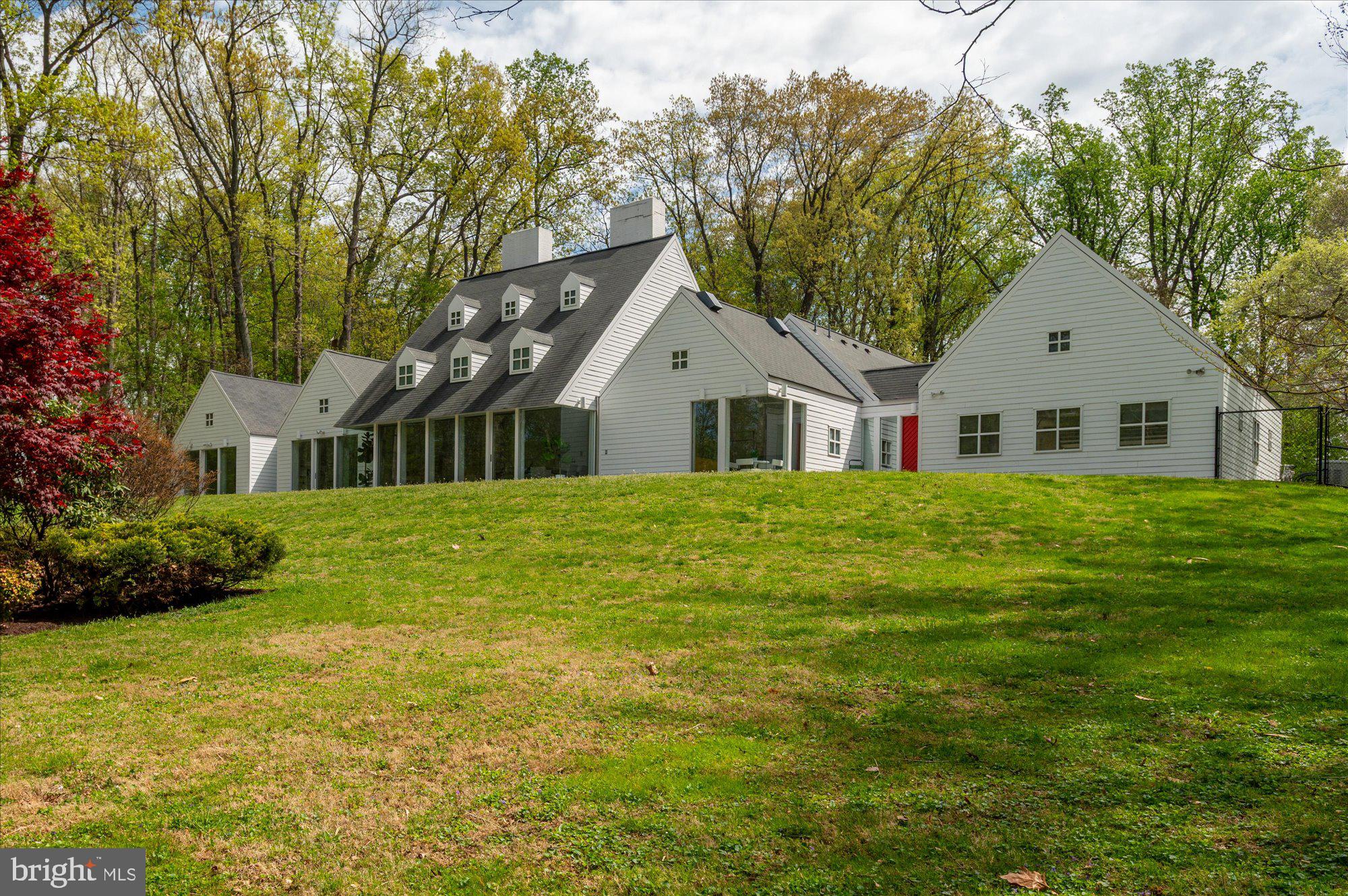 POTOMAC OUTSIDE - Residential