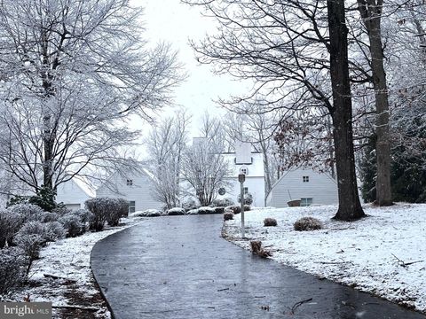 Photo of 10310 Riverwood Dr, POTOMAC, MD 20854 (MLS # MDMC2221774)