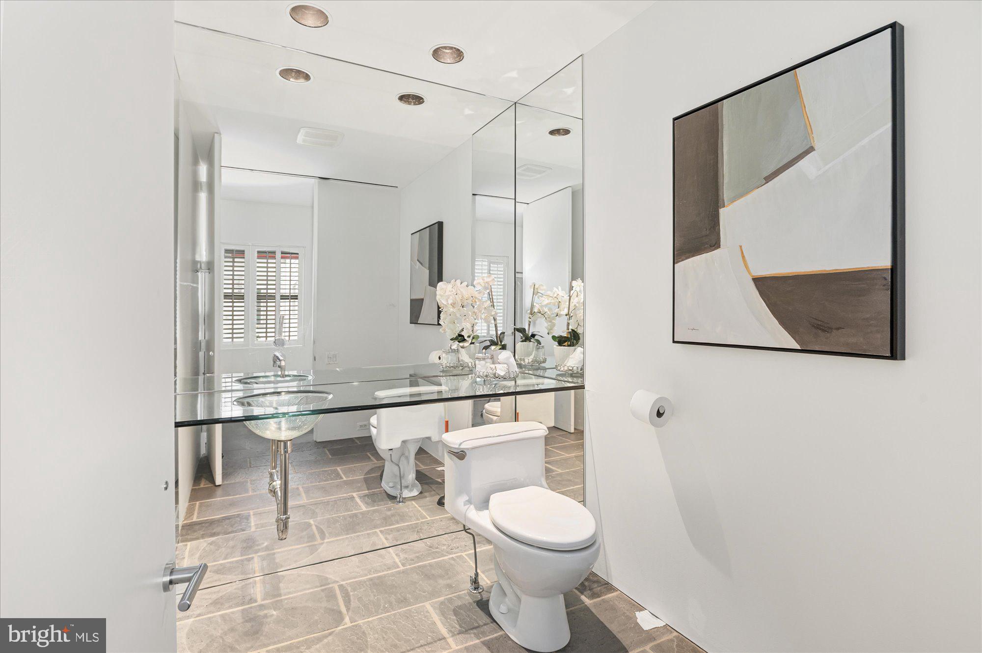 POTOMAC OUTSIDE - Residential