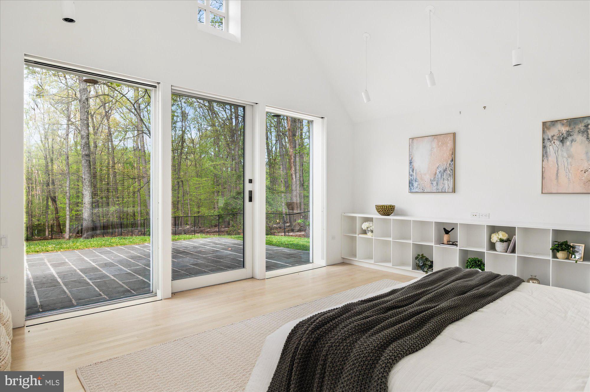 POTOMAC OUTSIDE - Residential