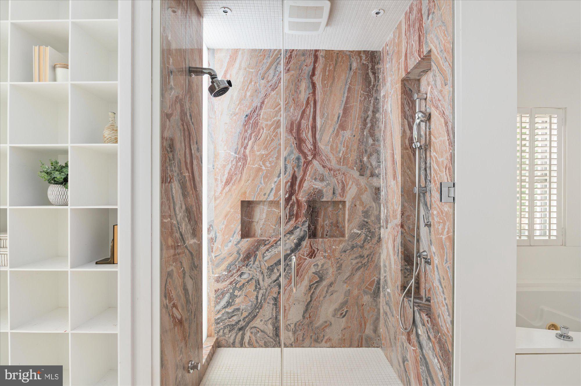 POTOMAC OUTSIDE - Residential