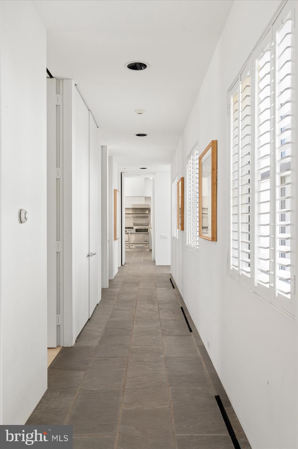 POTOMAC OUTSIDE - Residential