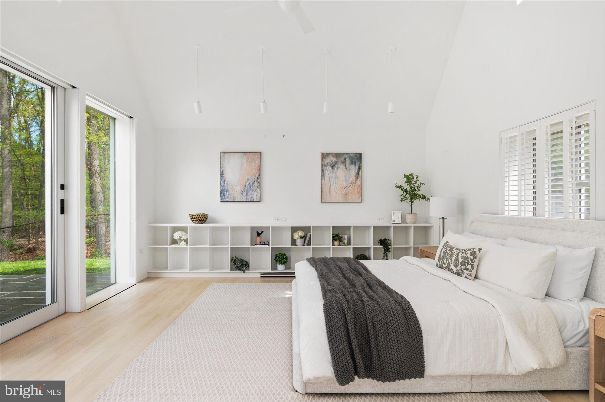 POTOMAC OUTSIDE - Residential