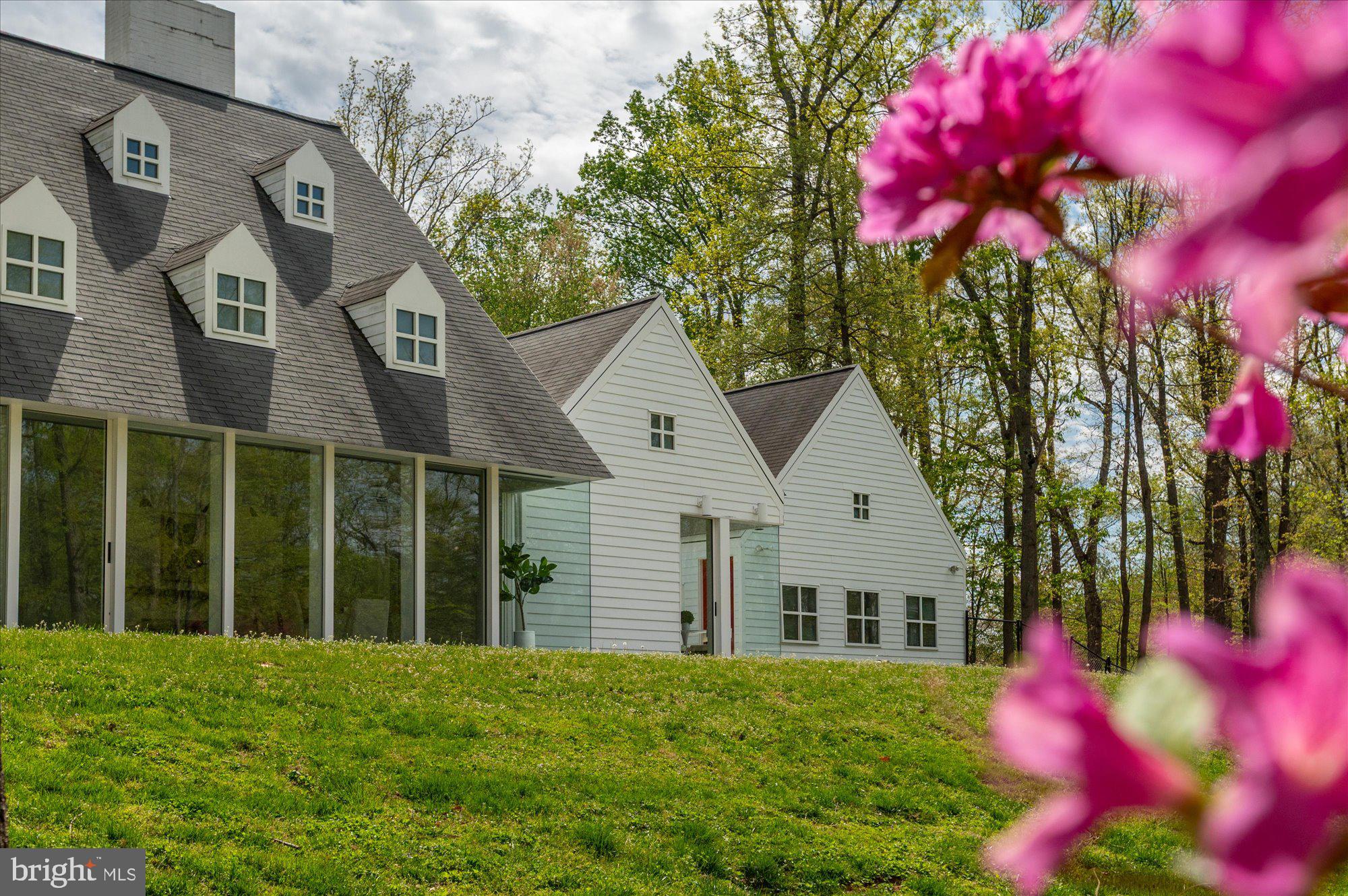 POTOMAC OUTSIDE - Residential