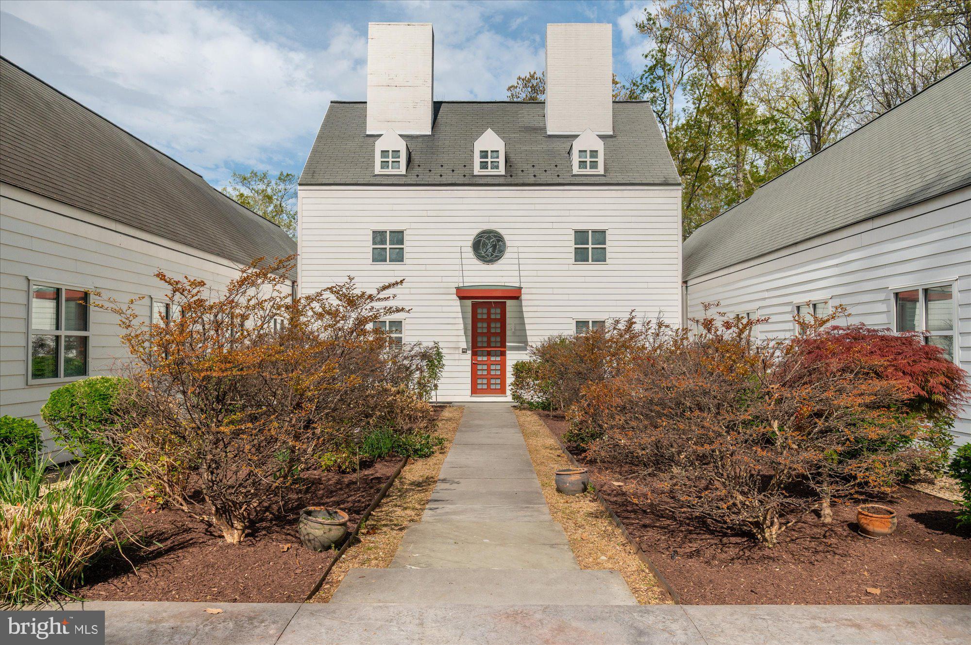 POTOMAC OUTSIDE - Residential