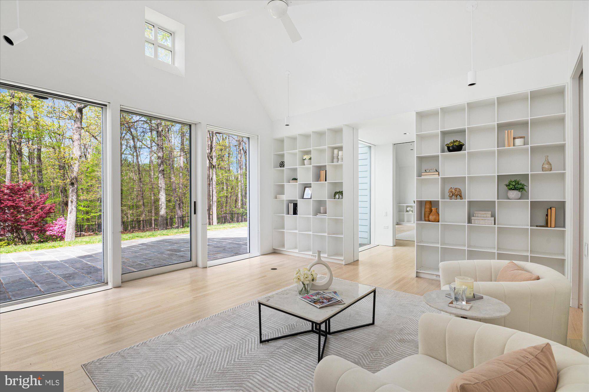 POTOMAC OUTSIDE - Residential