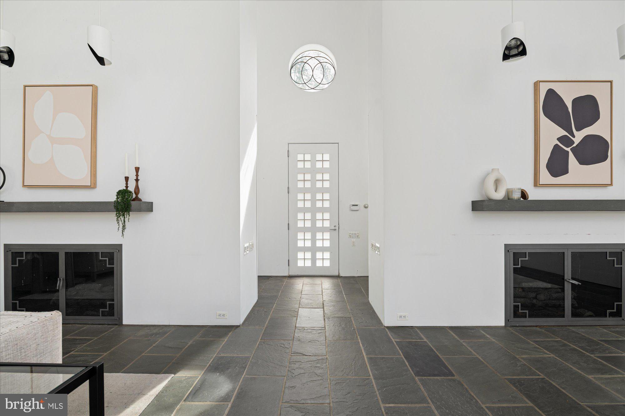 POTOMAC OUTSIDE - Residential