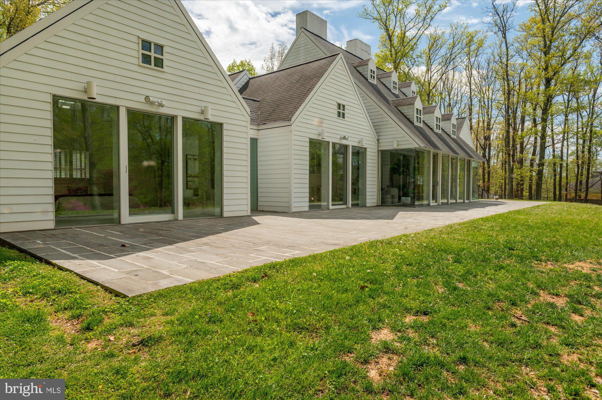 POTOMAC OUTSIDE - Residential