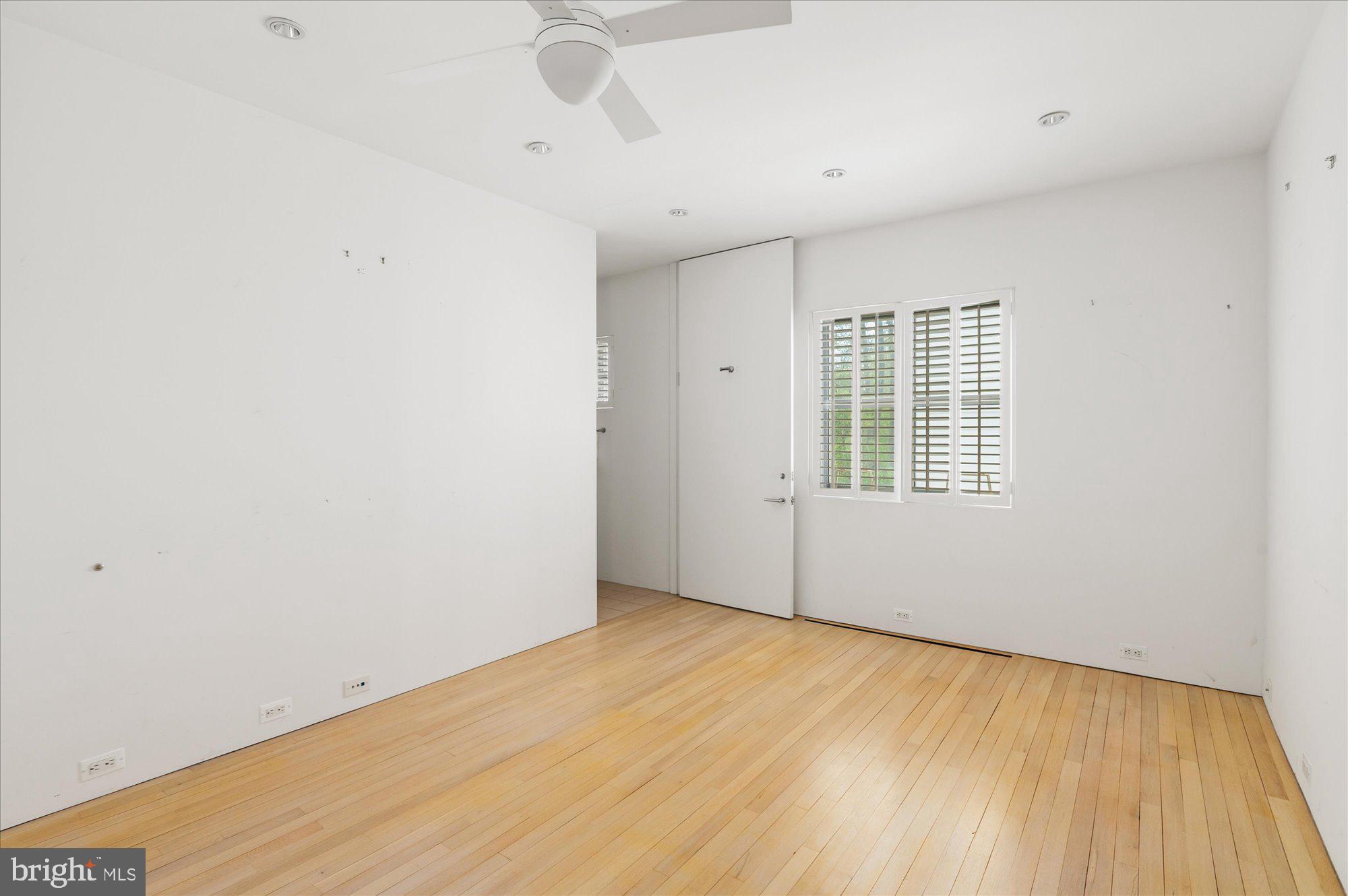 POTOMAC OUTSIDE - Residential