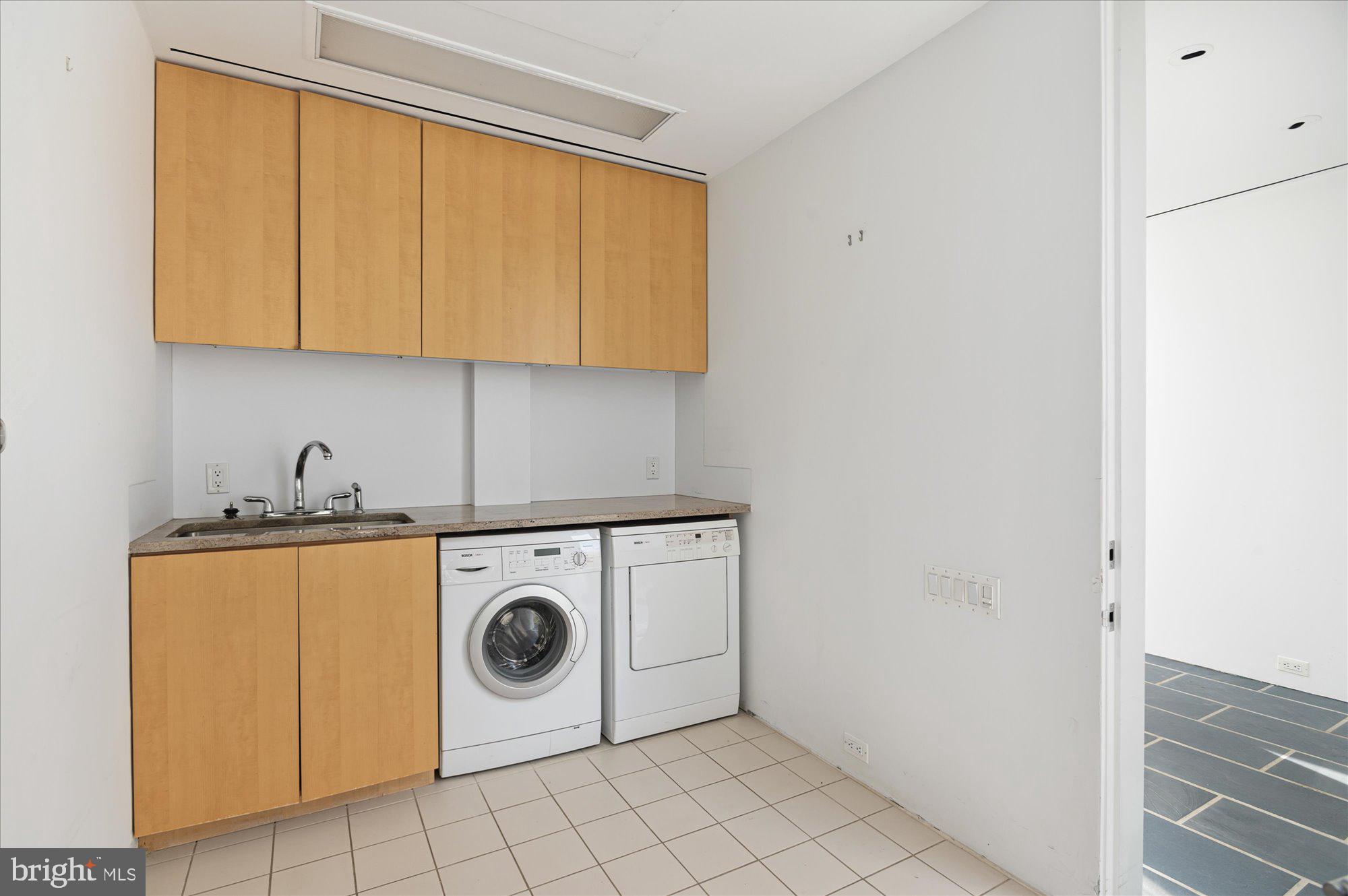 POTOMAC OUTSIDE - Residential