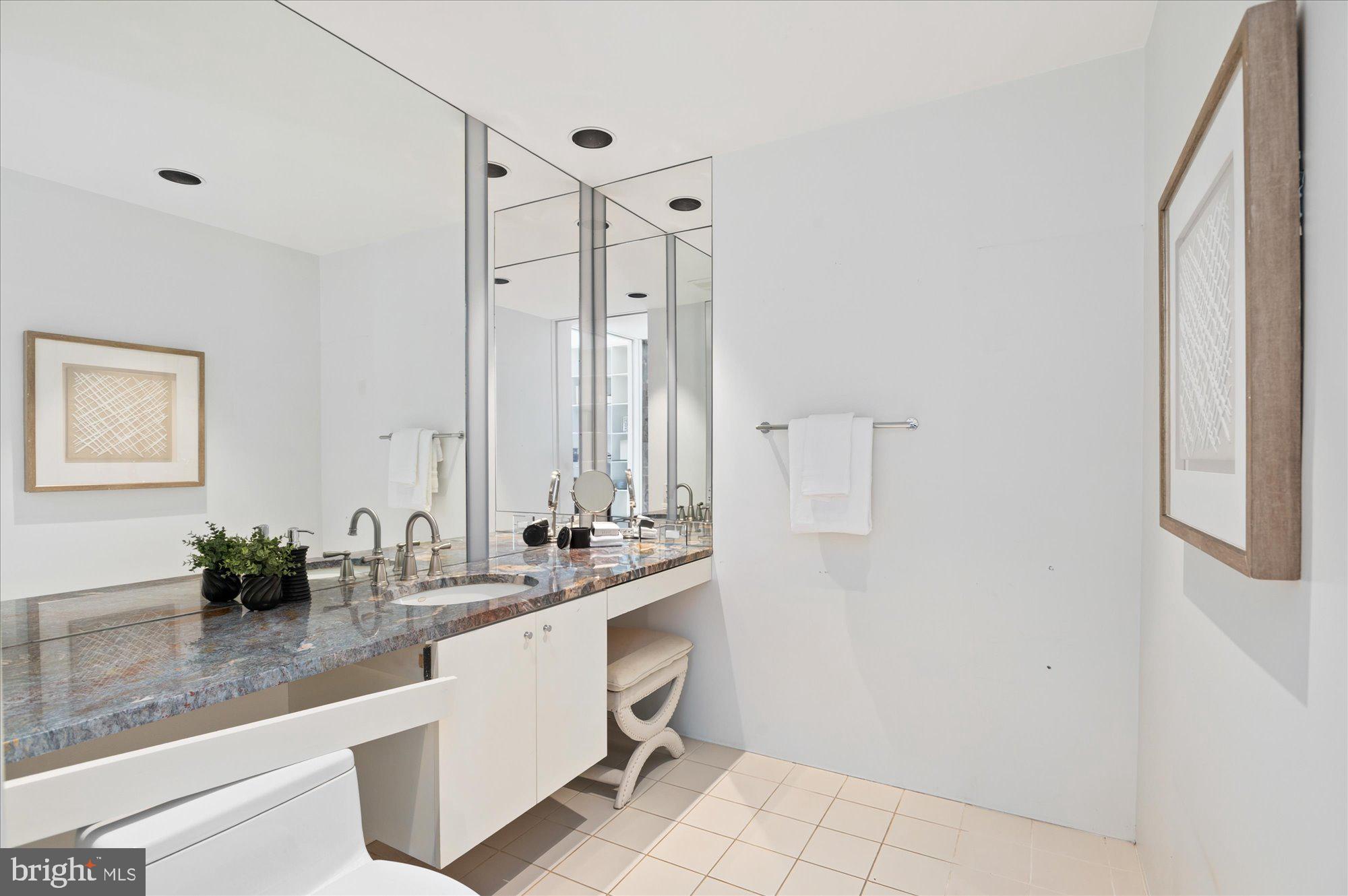 POTOMAC OUTSIDE - Residential