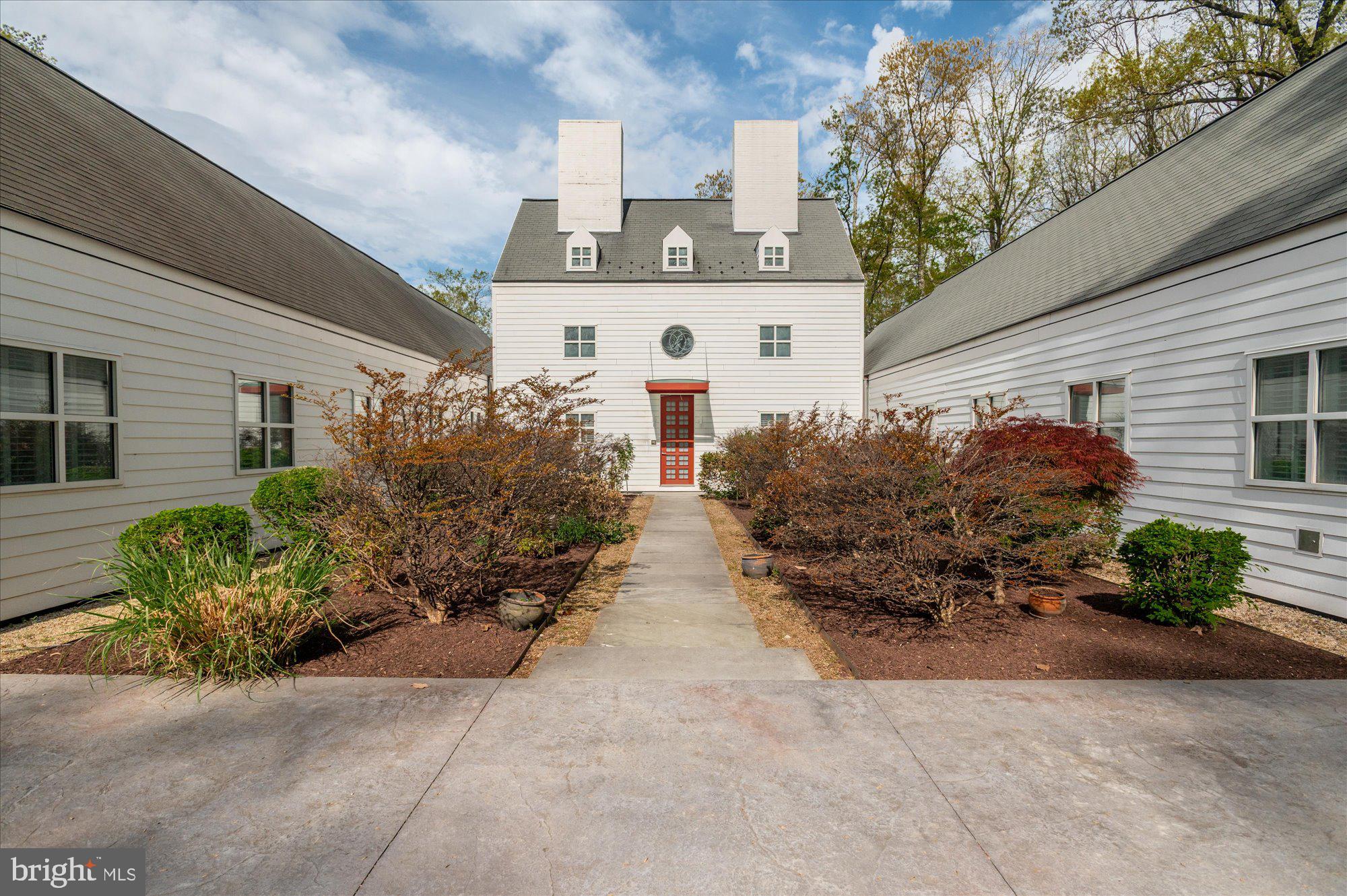 POTOMAC OUTSIDE - Residential