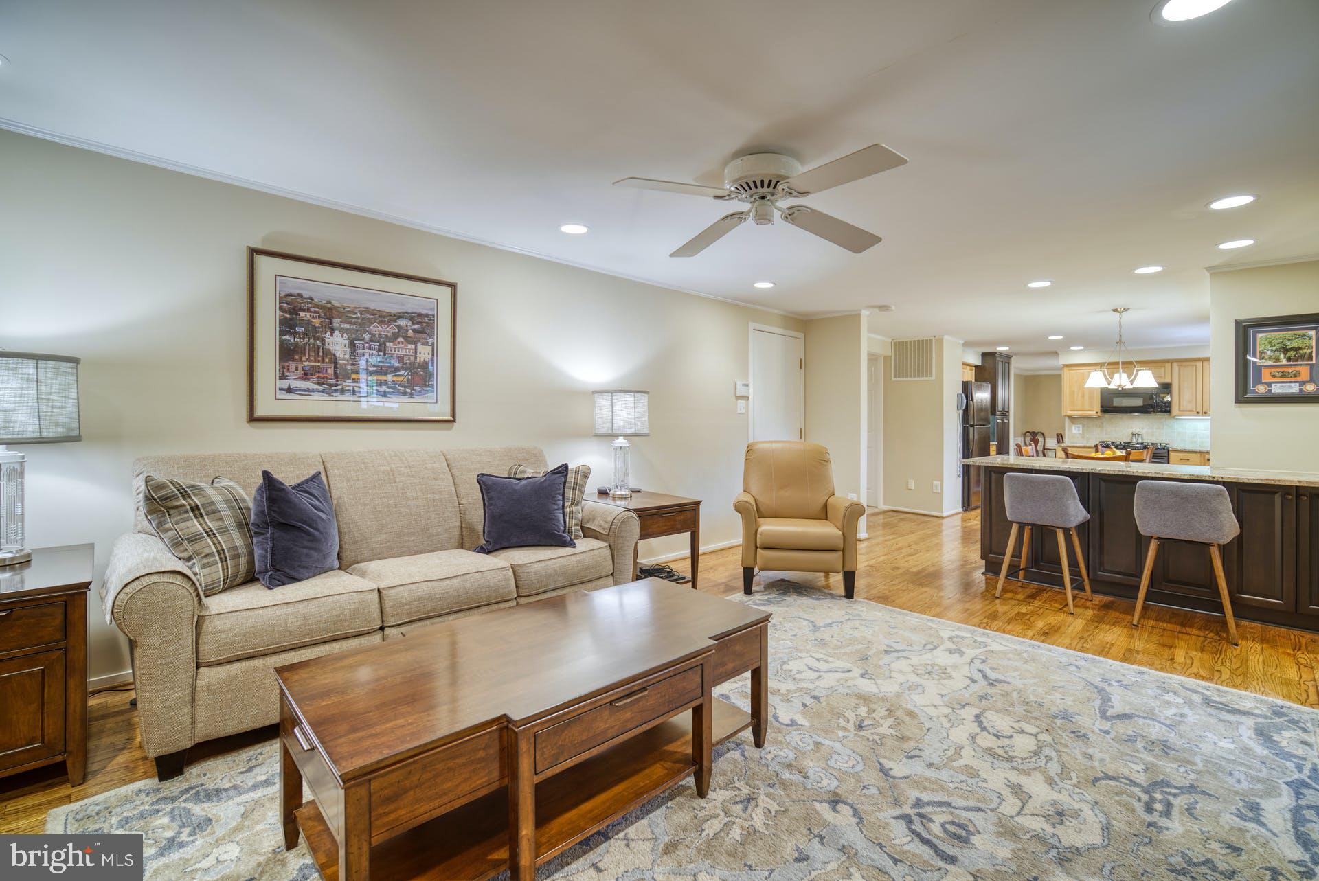 LONGWOOD KNOLLS - Residential