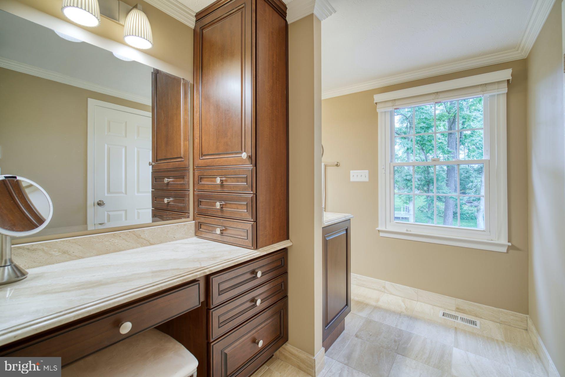 LONGWOOD KNOLLS - Residential