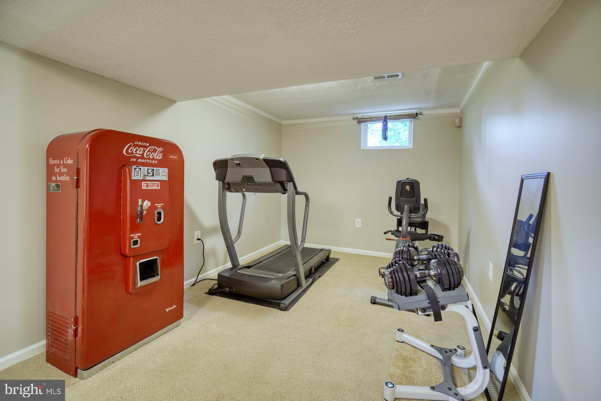 LONGWOOD KNOLLS - Residential