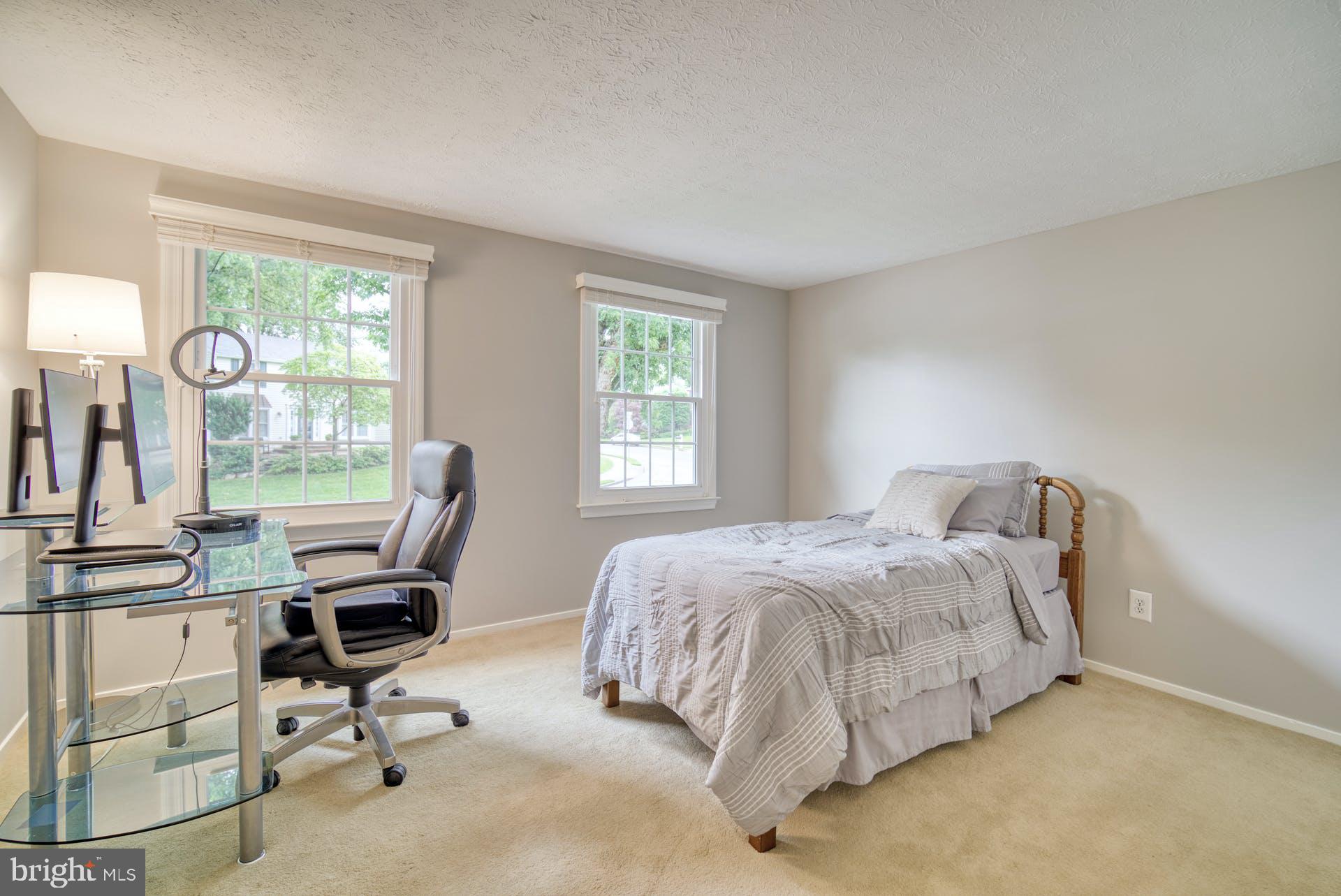 LONGWOOD KNOLLS - Residential