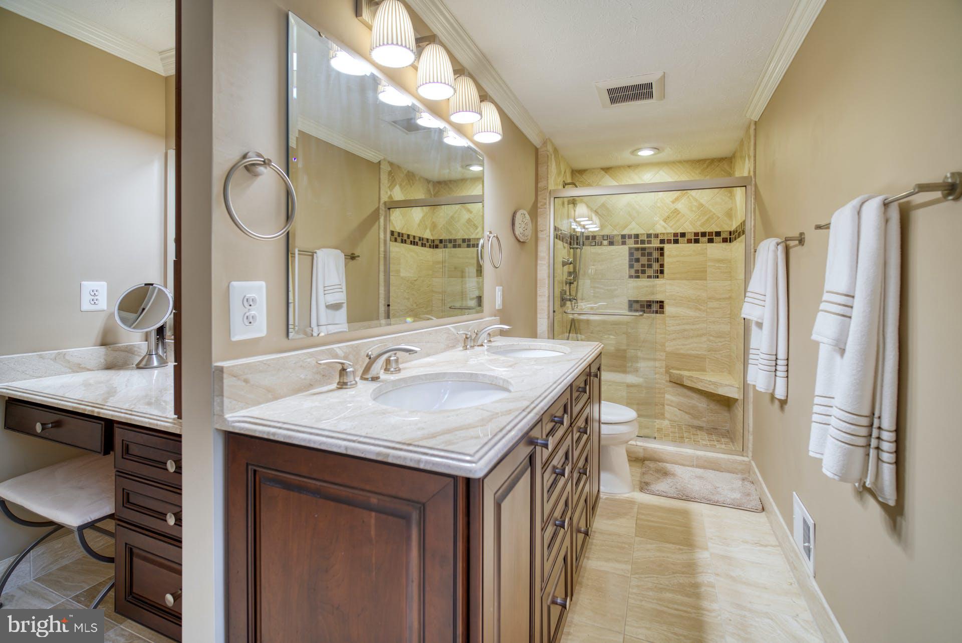 LONGWOOD KNOLLS - Residential