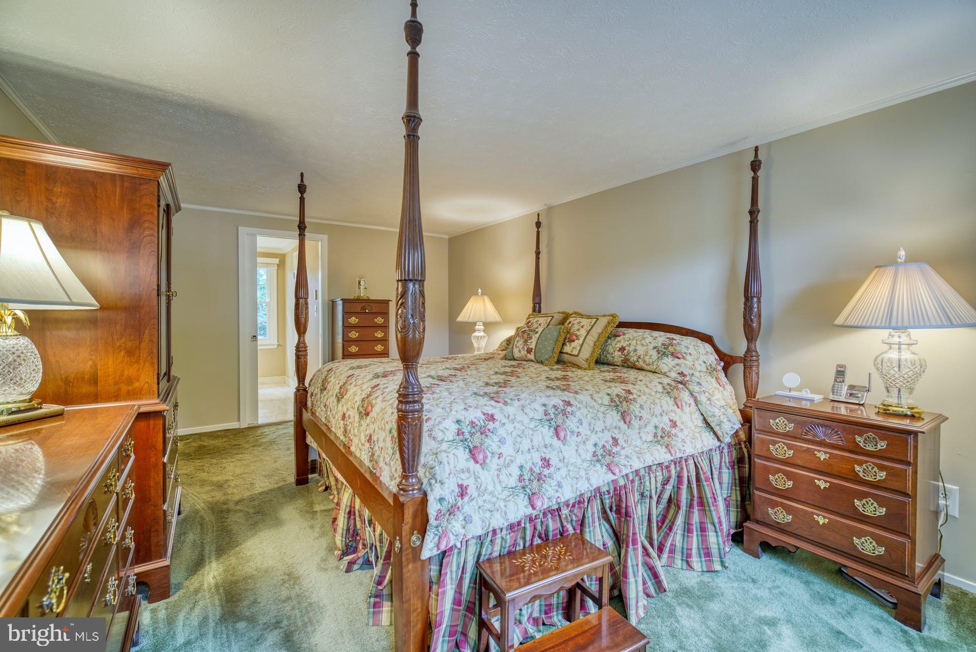 LONGWOOD KNOLLS - Residential