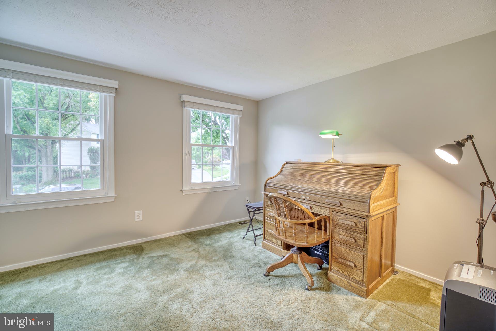 LONGWOOD KNOLLS - Residential