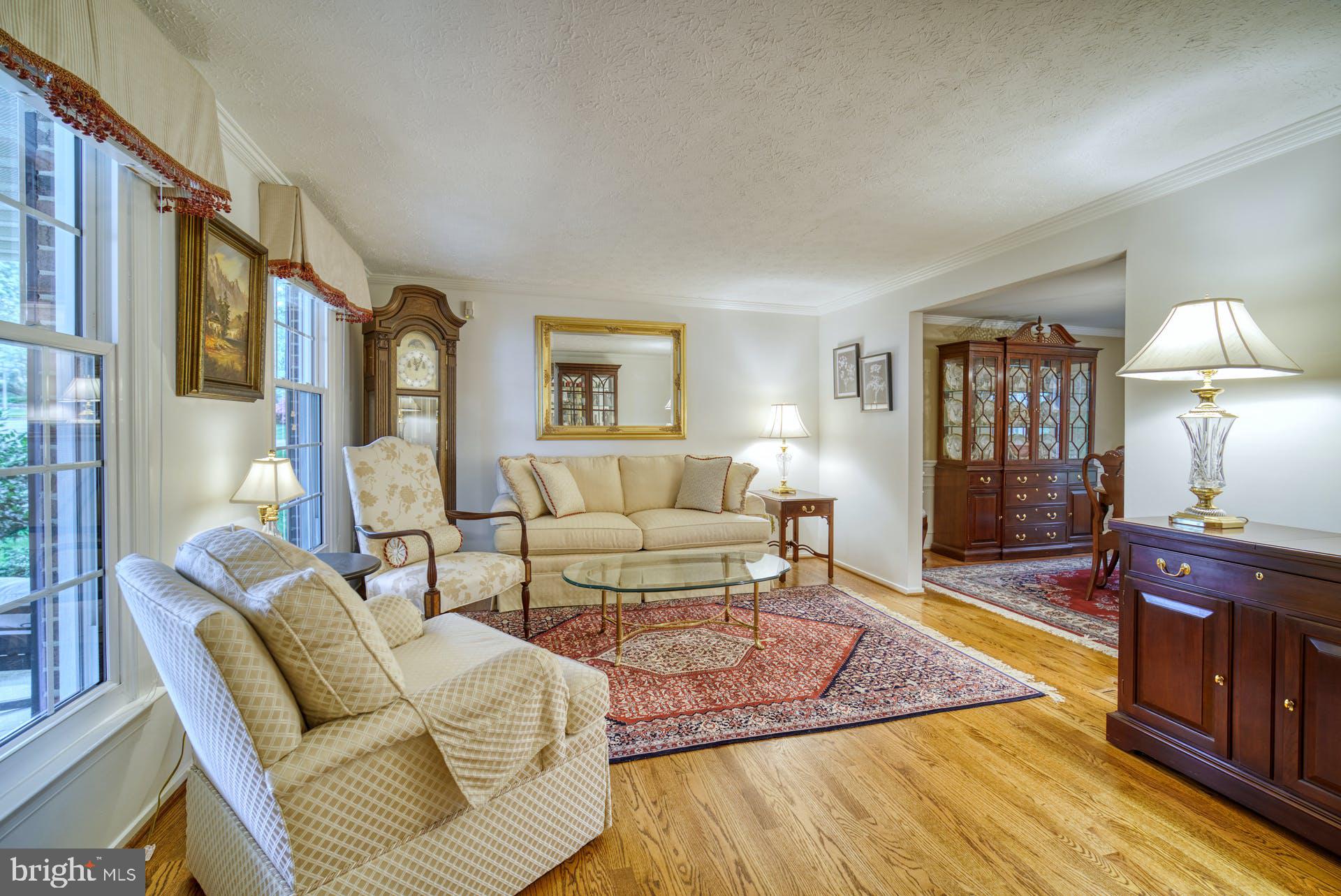 LONGWOOD KNOLLS - Residential