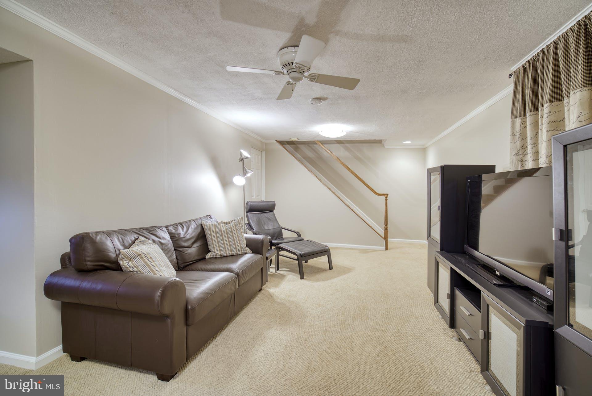 LONGWOOD KNOLLS - Residential