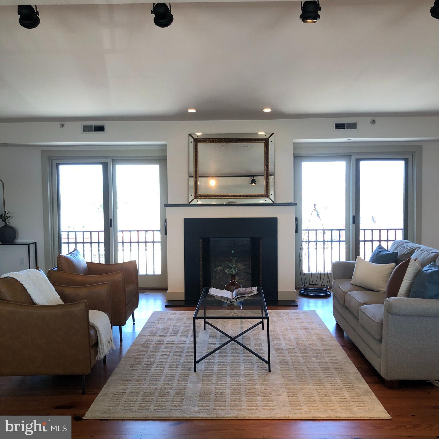 336 N CHRISTIAN STREET E