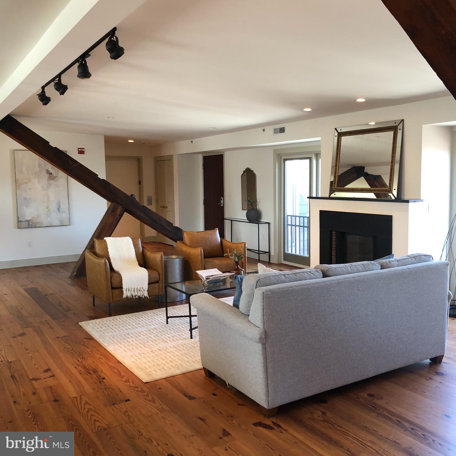 336 N CHRISTIAN STREET E