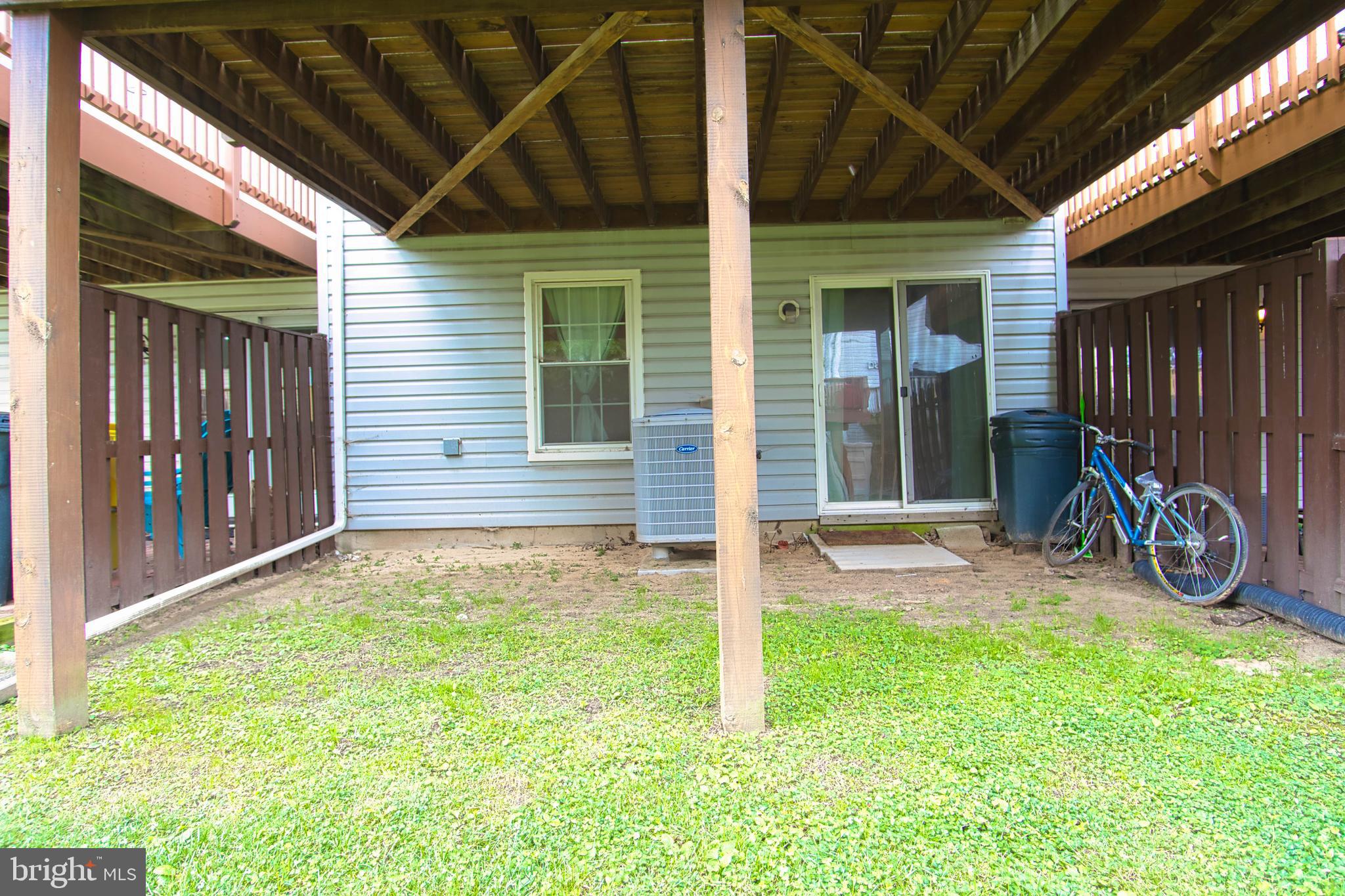 STONEY BEACH - Residential