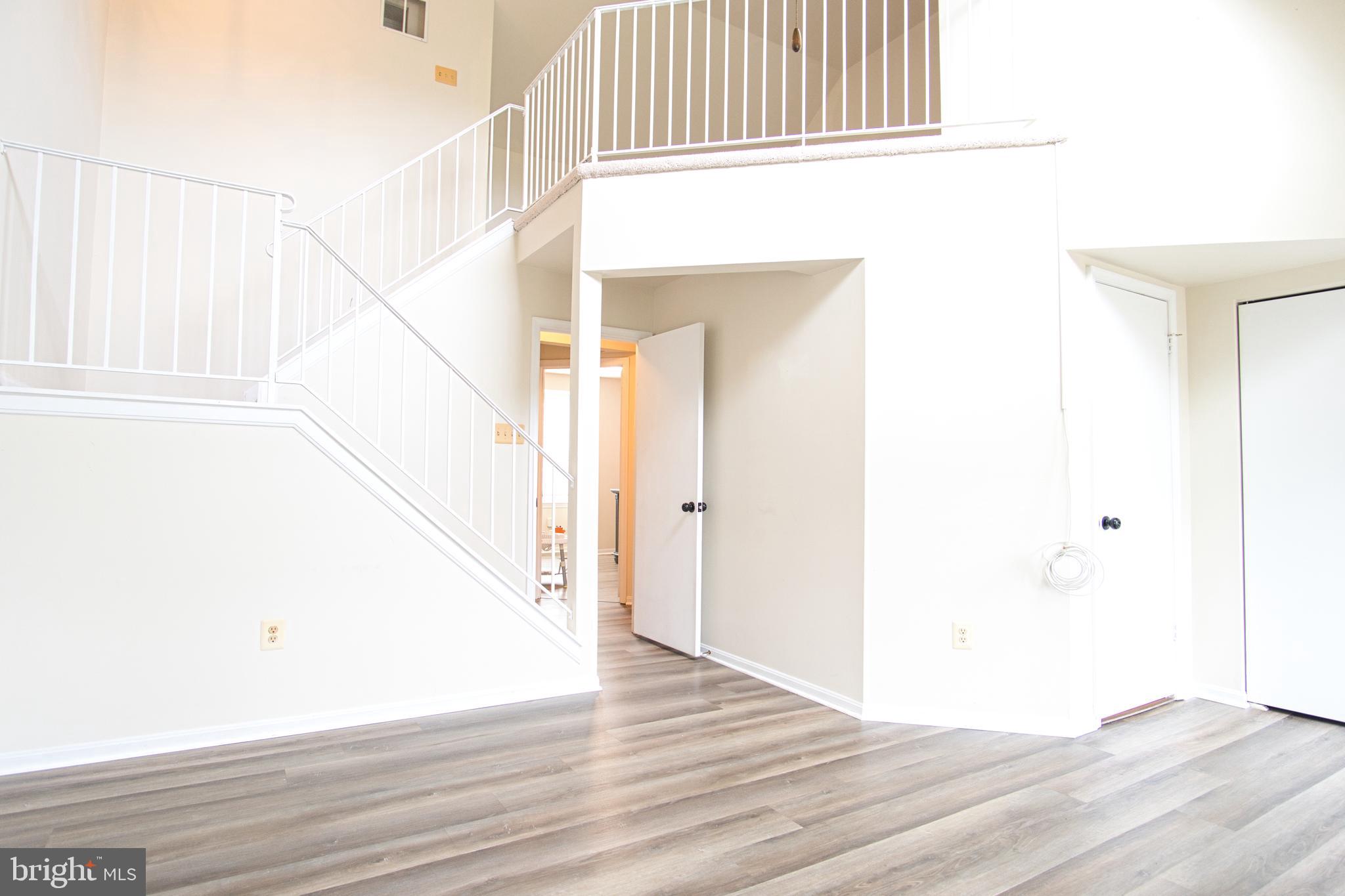 STONEY BEACH - Residential