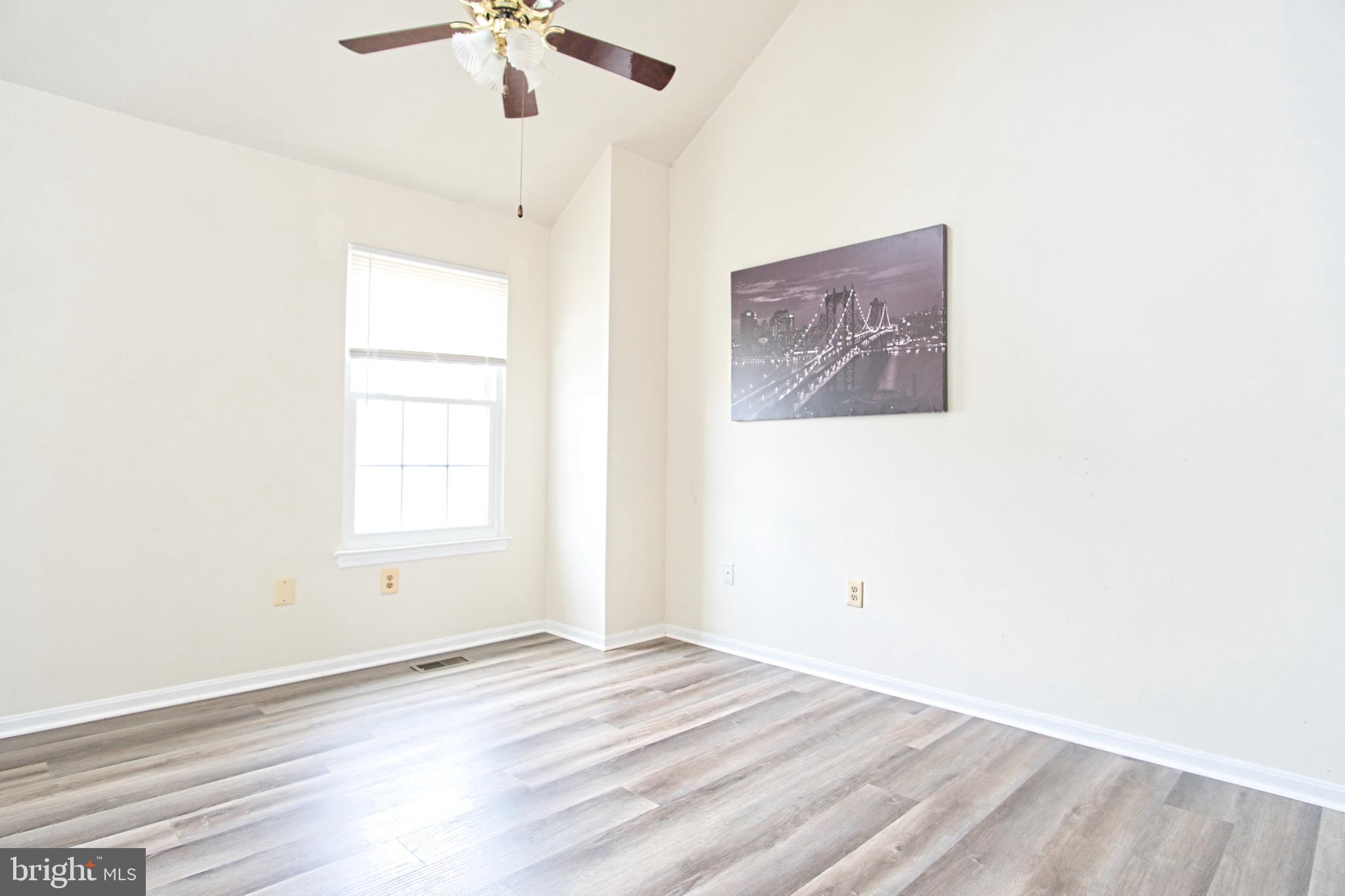 STONEY BEACH - Residential