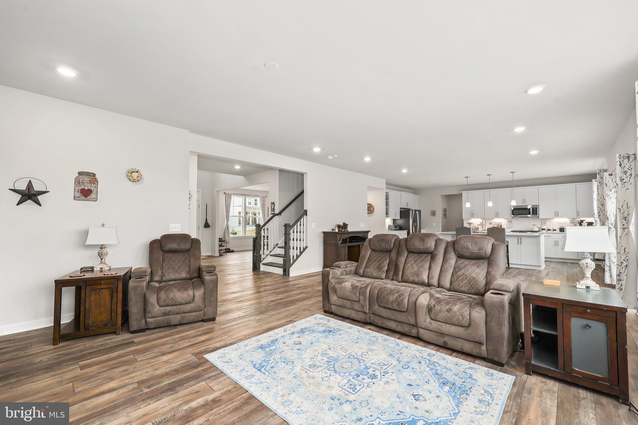 SENSENY VILLAGE - Residential