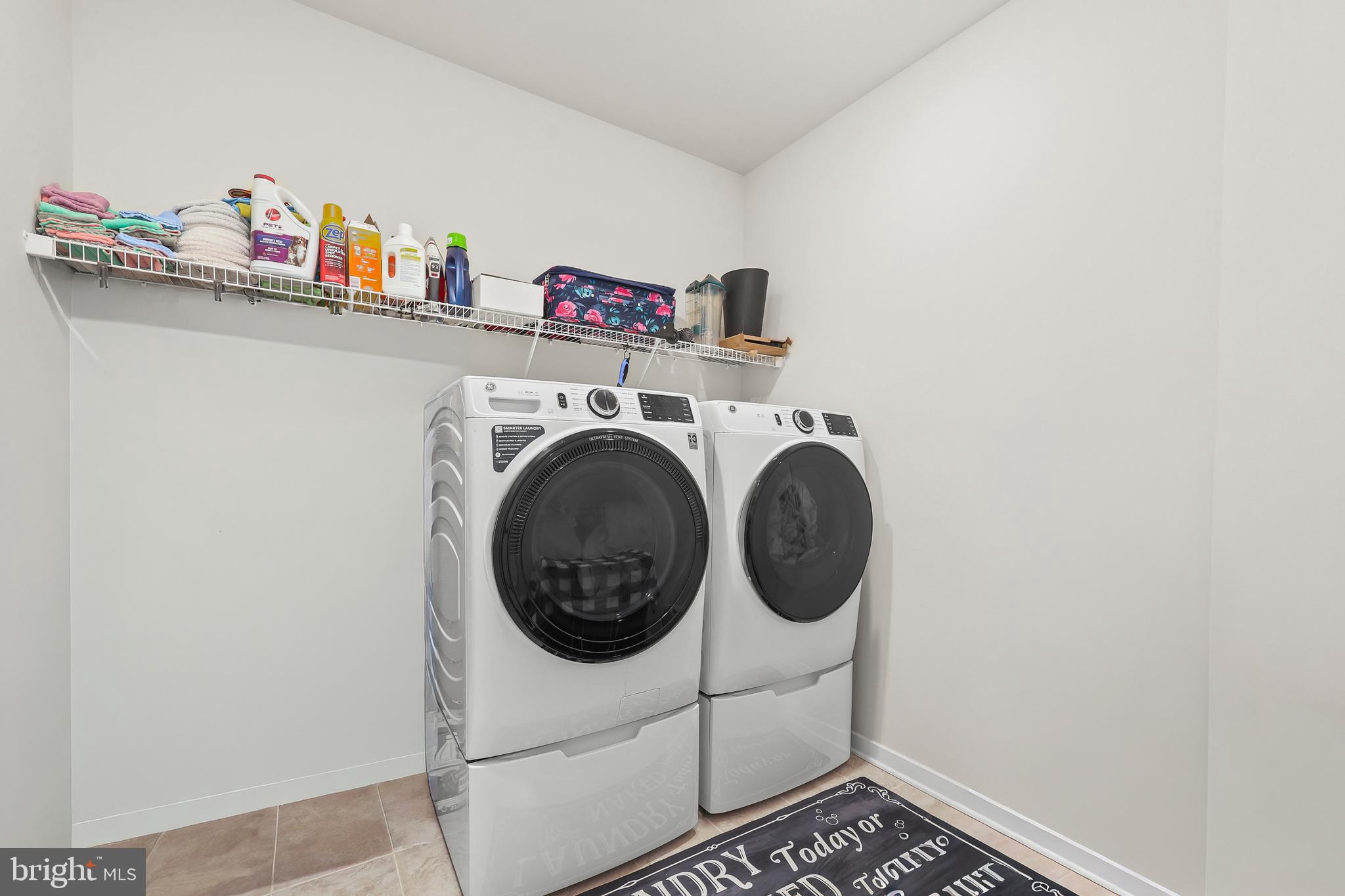 SENSENY VILLAGE - Residential