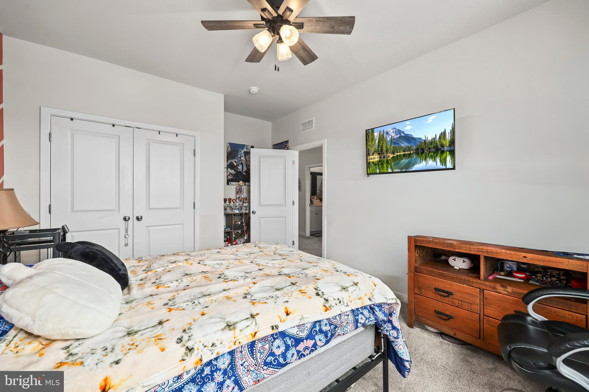 SENSENY VILLAGE - Residential