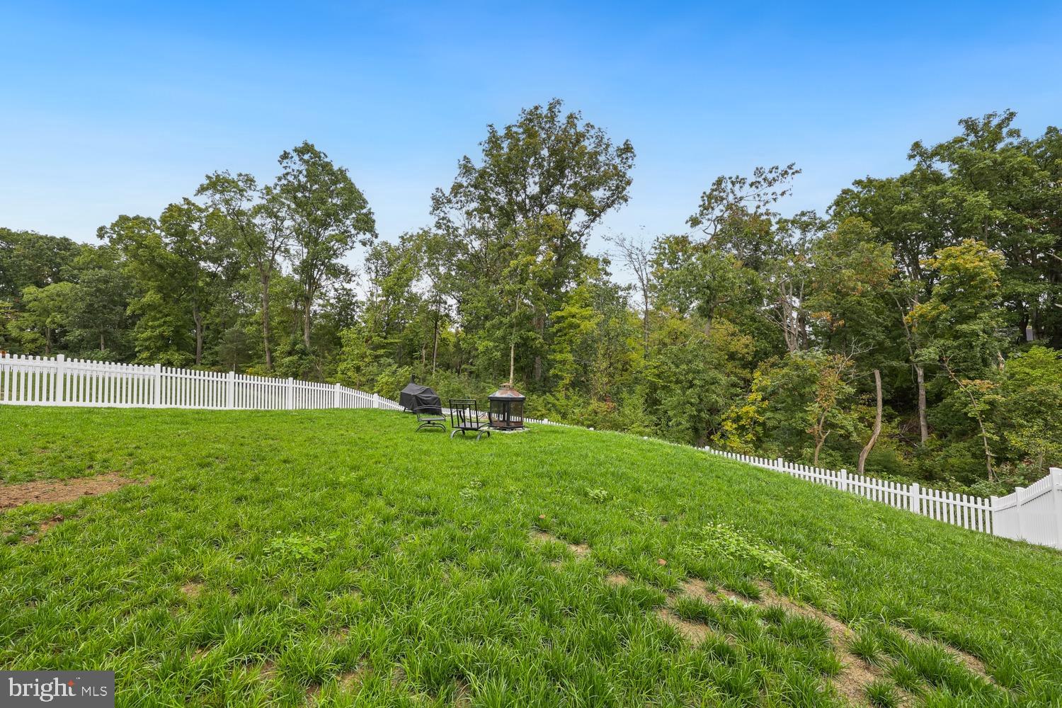 SENSENY VILLAGE - Residential