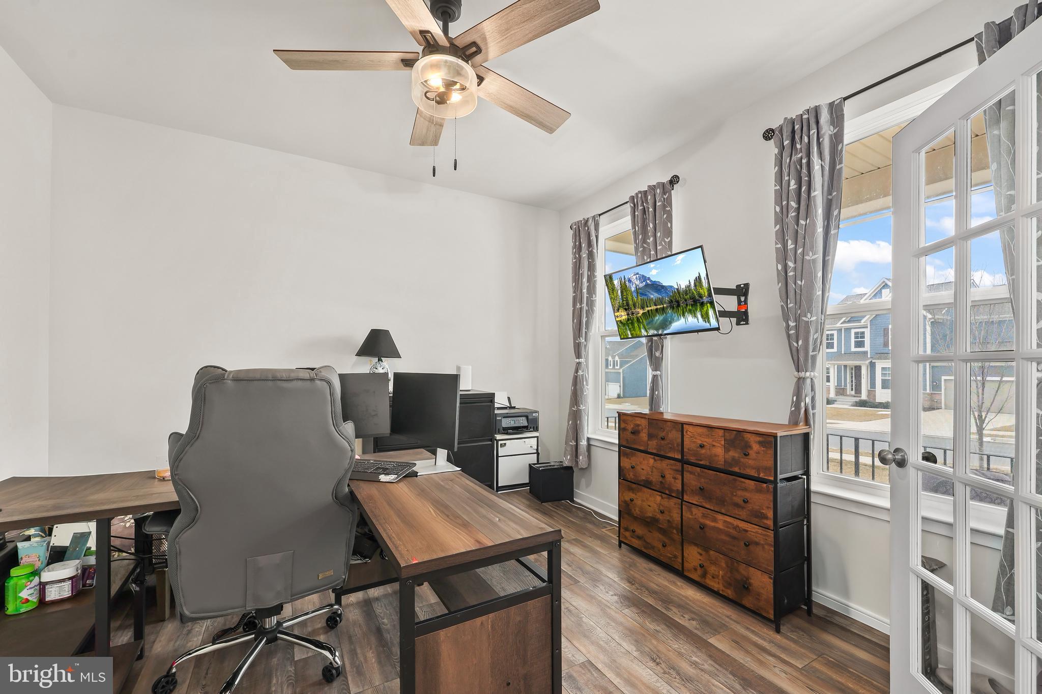 SENSENY VILLAGE - Residential