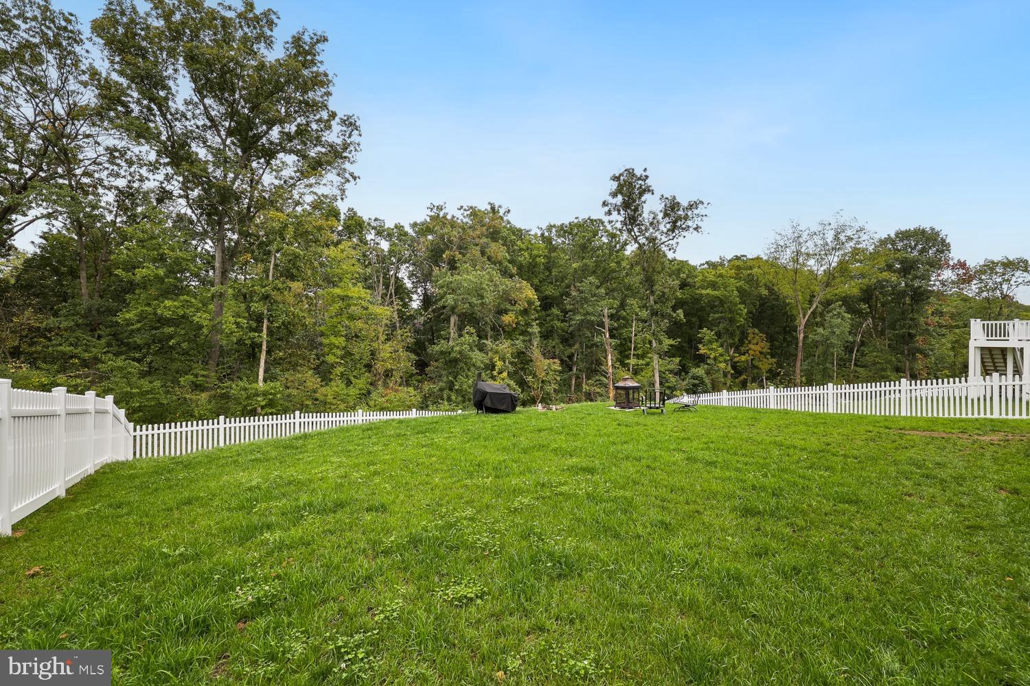 SENSENY VILLAGE - Residential