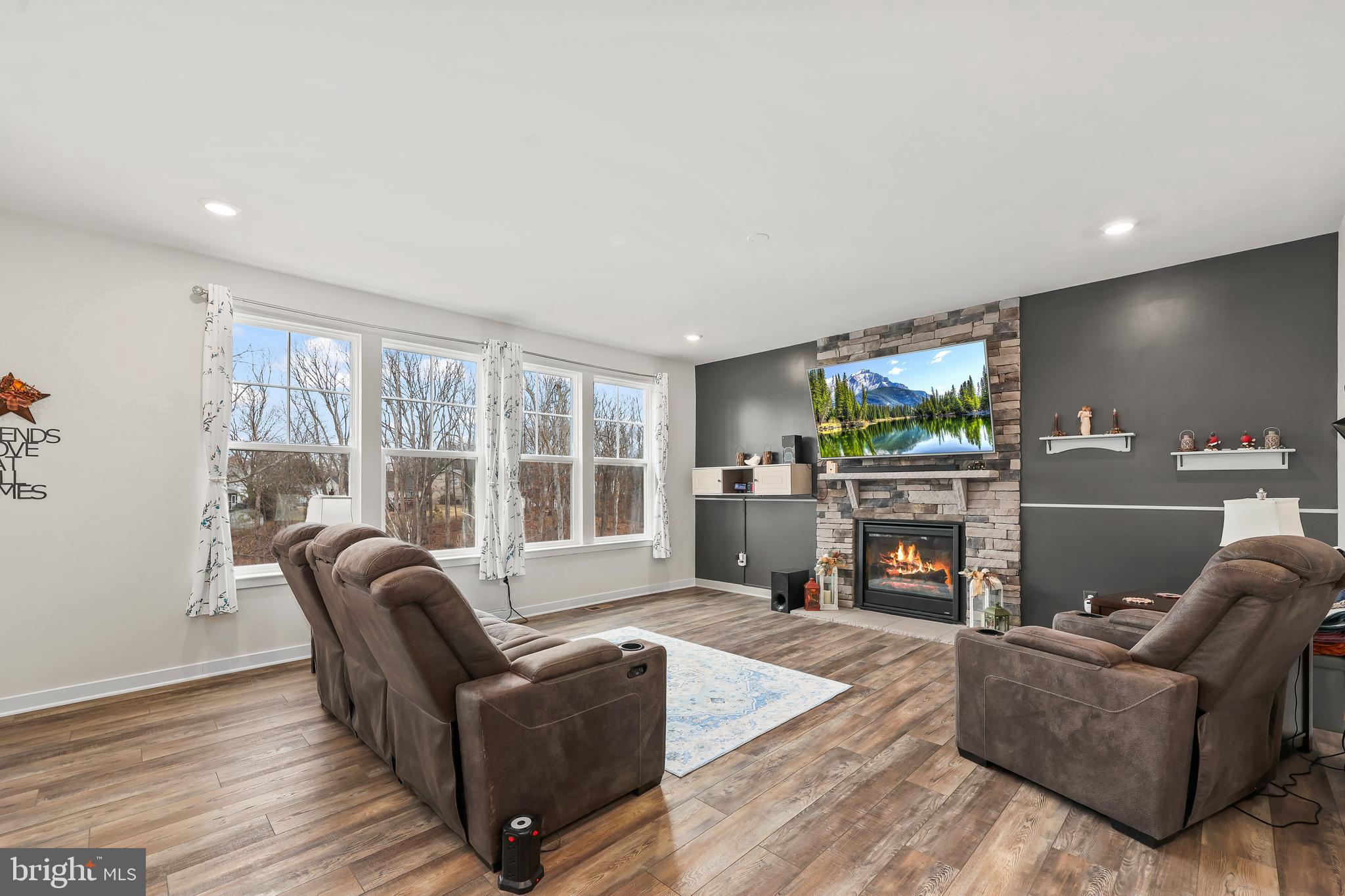 SENSENY VILLAGE - Residential