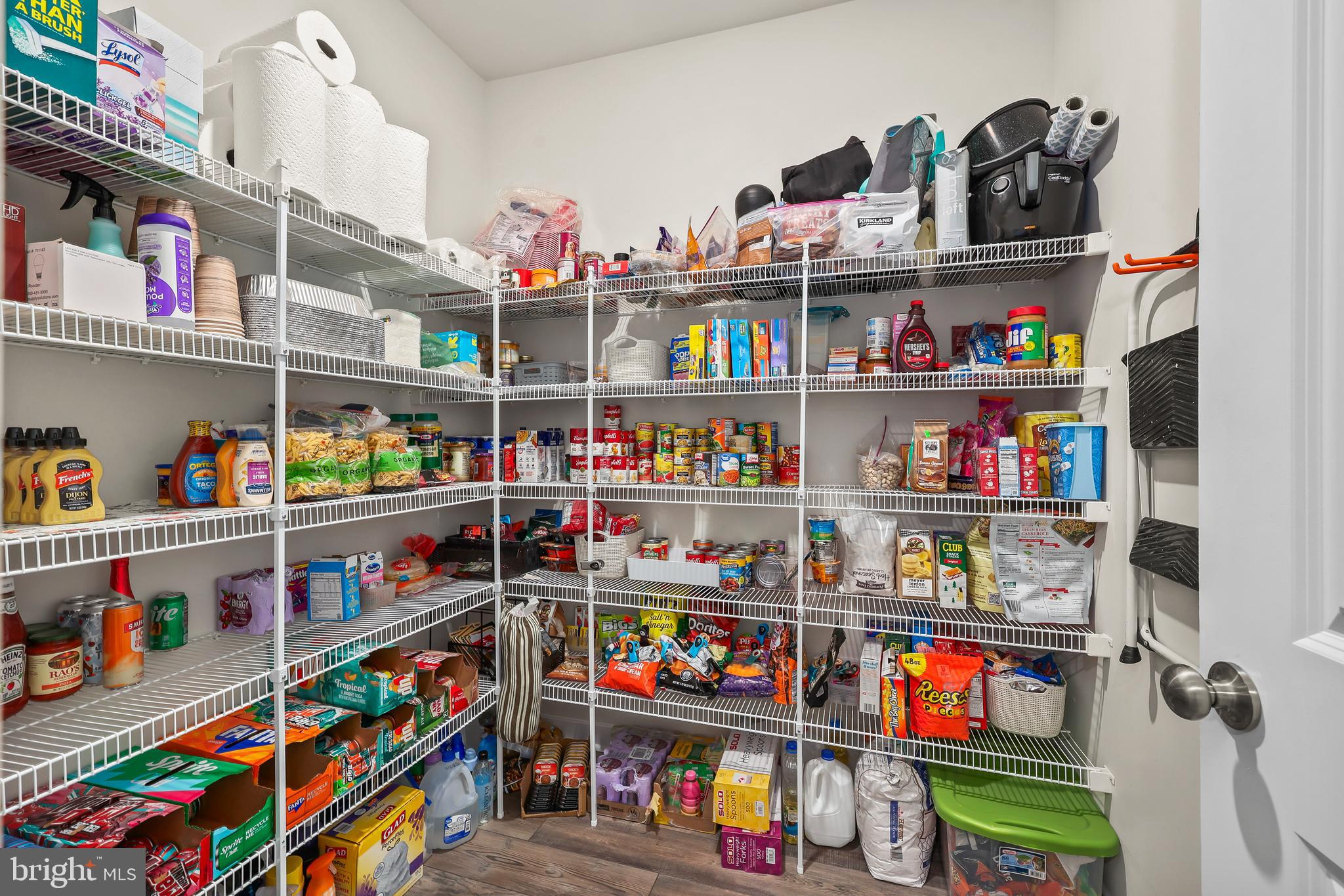 SENSENY VILLAGE - Residential